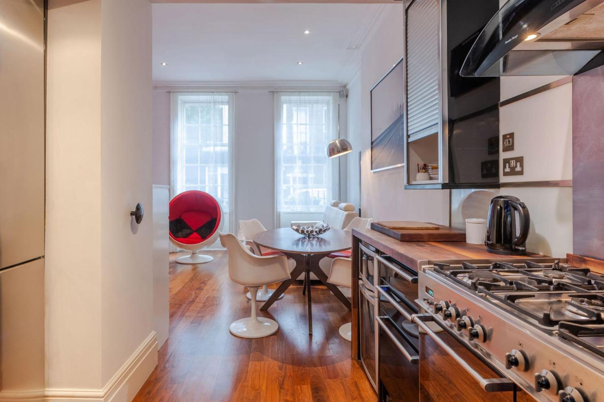 The "Red Room Apartment" - Fitzrovia - By Frankie Says Londres Extérieur photo